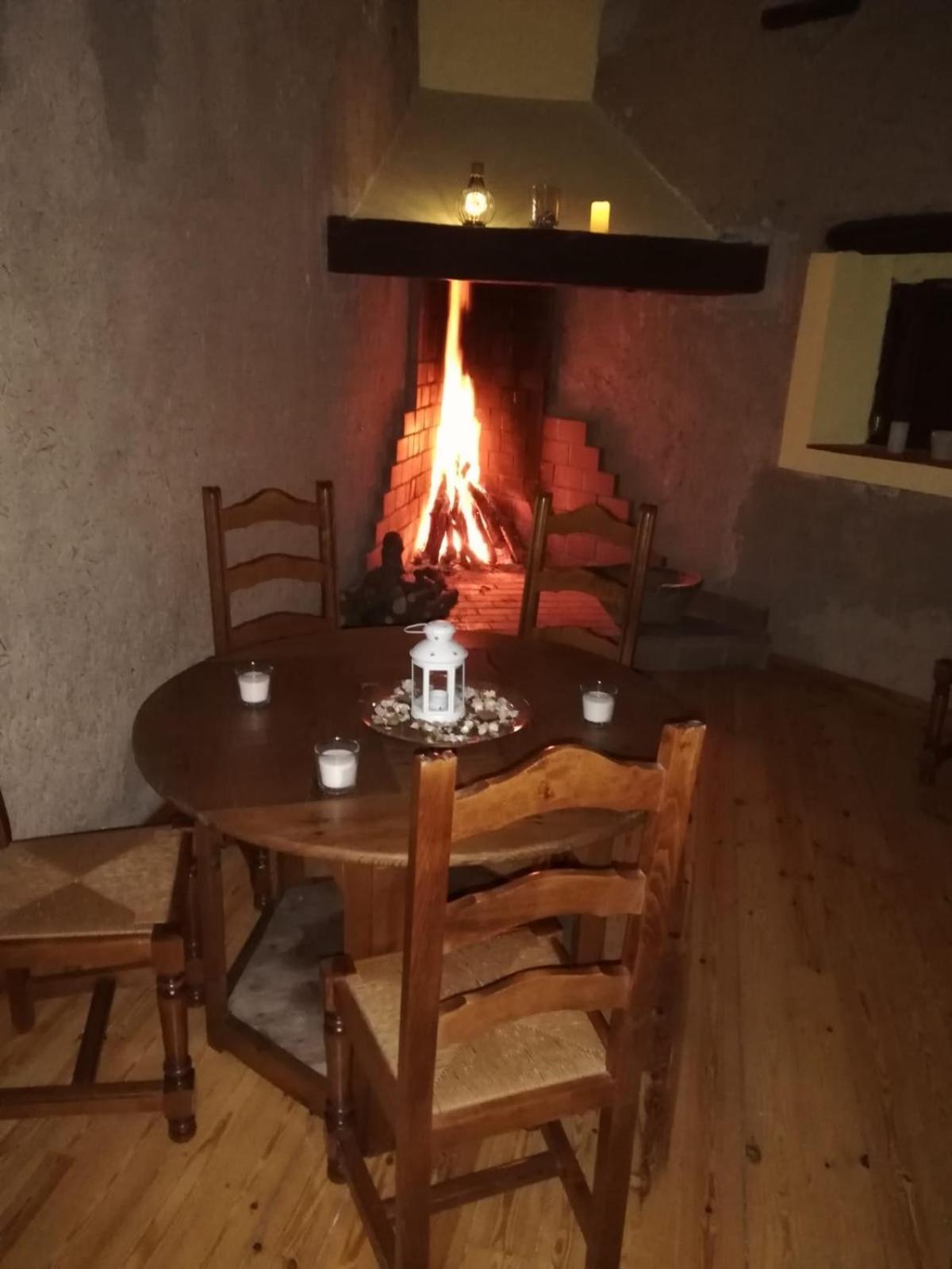 Hotel Restaurante Agapio De Tresnino Quintanilla de Onésimo Екстериор снимка
